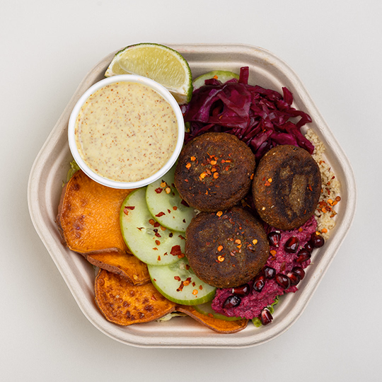 Hummus & falafel salad